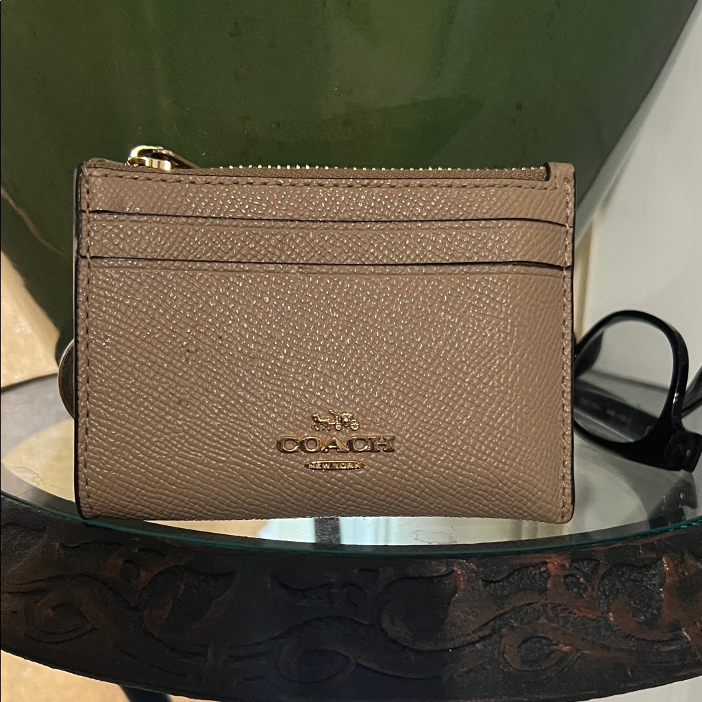 Coach Brown Leather Card Holder Coach Brown Leather Card Holder